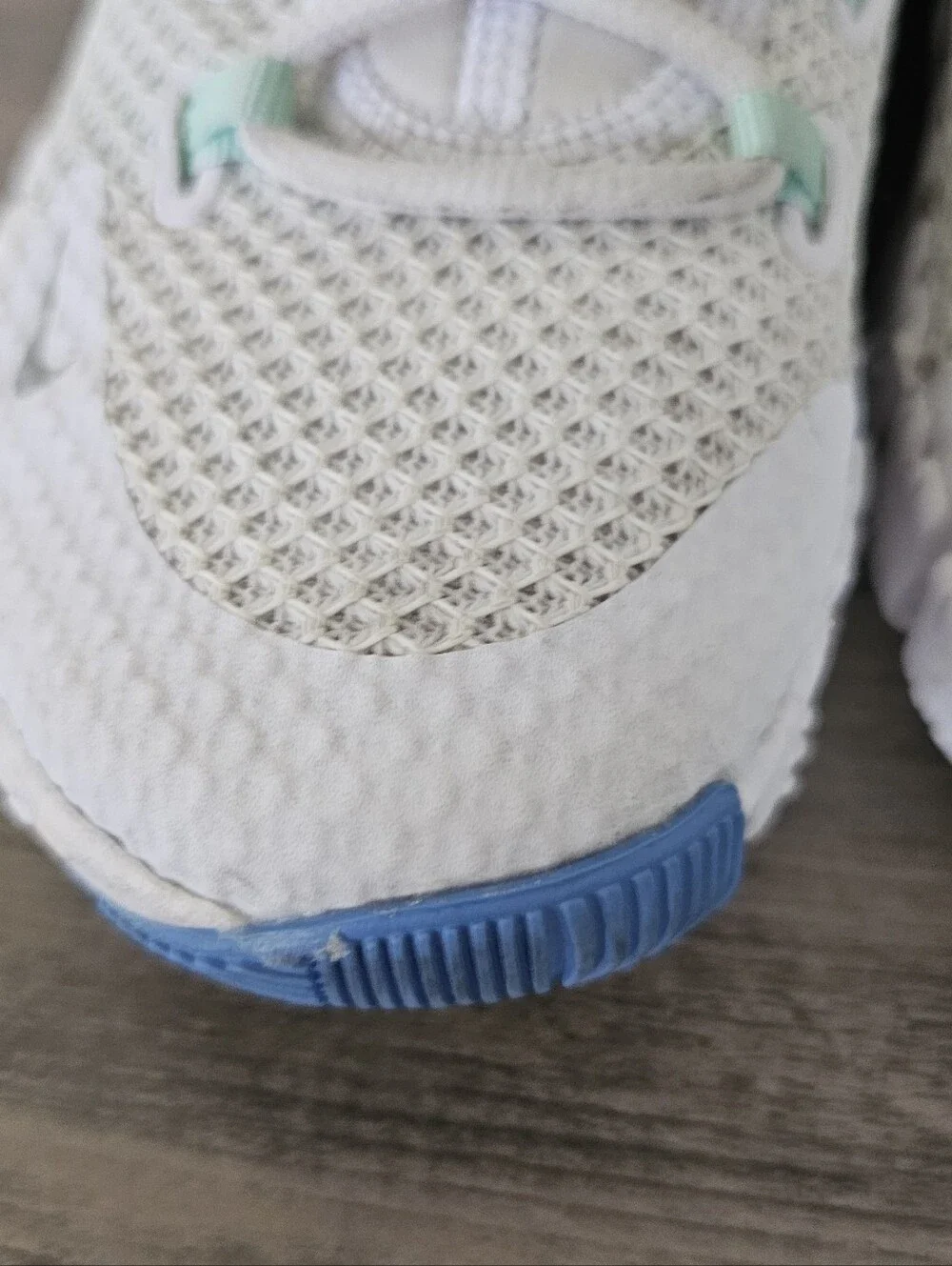 Nike Women’s Free Metcon 4 'White Mint Foam' Size 5.5